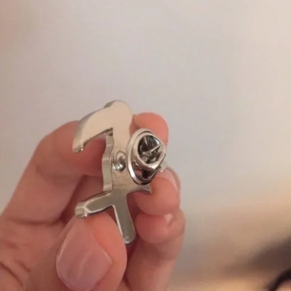 Toucan Bird Zara Silver Pin - Picture 2 of 2